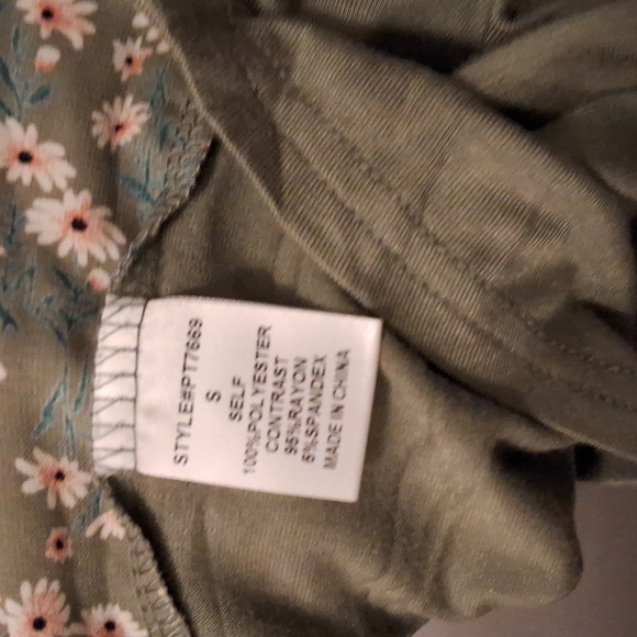 🎽Papermoon cap sleeve blouse Size Small - Picture 5 of 6